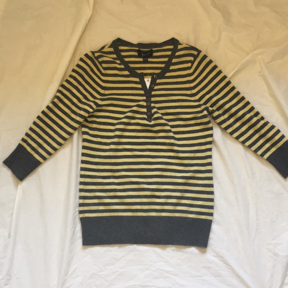 Cashmere yellow/gray buttonup elbow length sweater